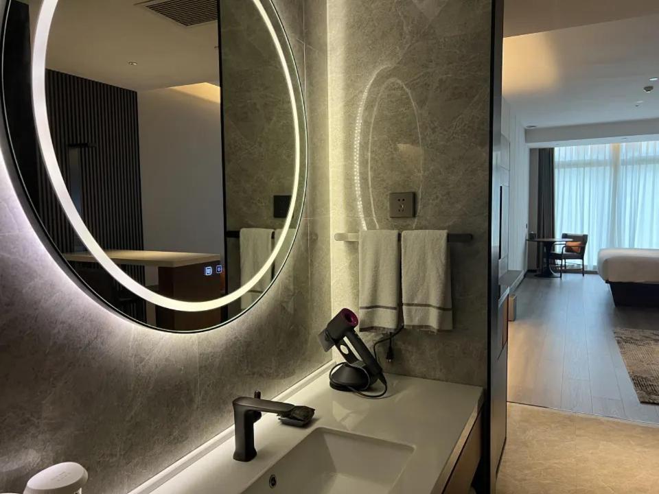 Urcove By Hyatt Futian Cbd Hotel Shenzhen Bagian luar foto